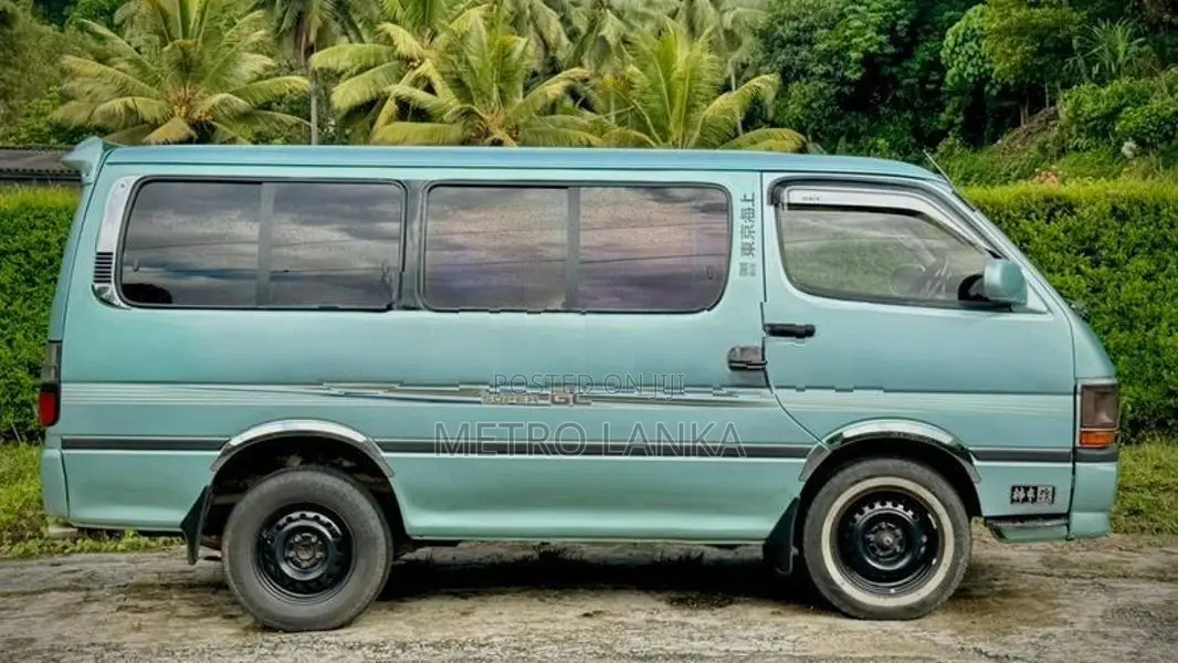 Toyota Dolphin LH102 1992
