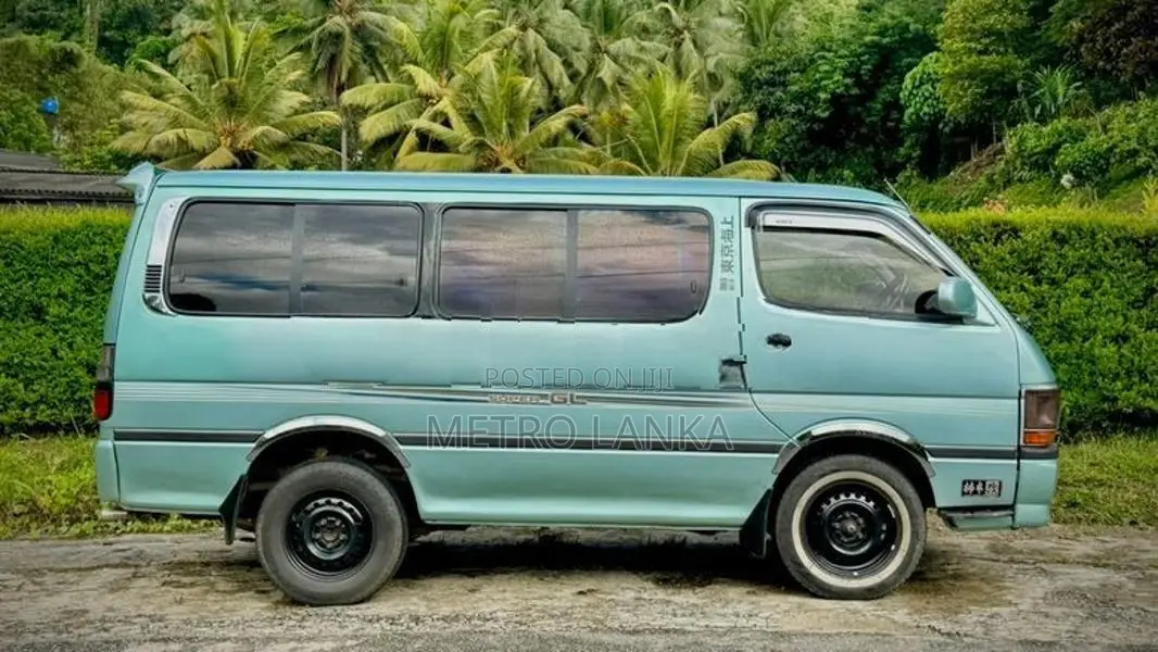 Toyota Dolphin LH102 1992
