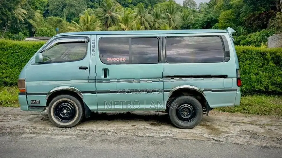 Toyota Dolphin LH102 1992