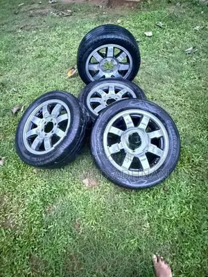 18’ Alloy Wheels with Tyres
