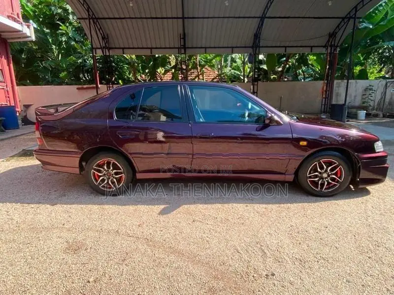 Nissan Primera 1996