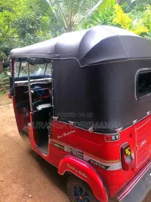 Bajaj RE 2005