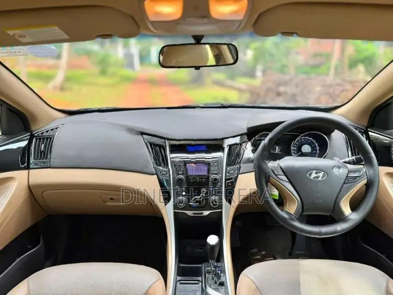 Hyundai Sonata 2012