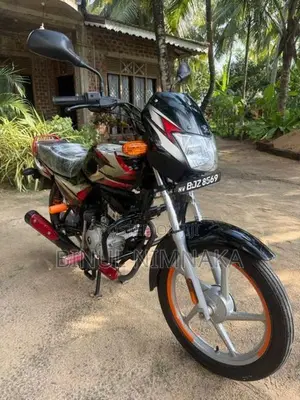 Bajaj CT100 ES 2025