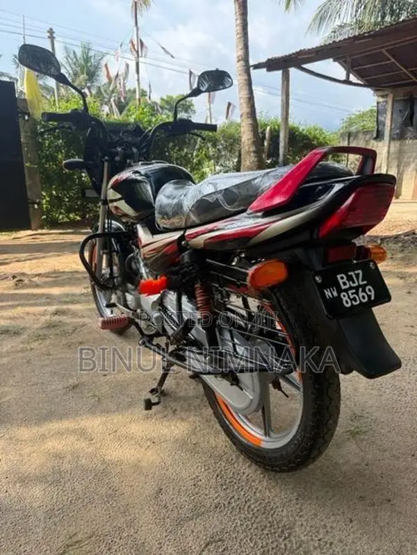 Bajaj CT100 ES 2025