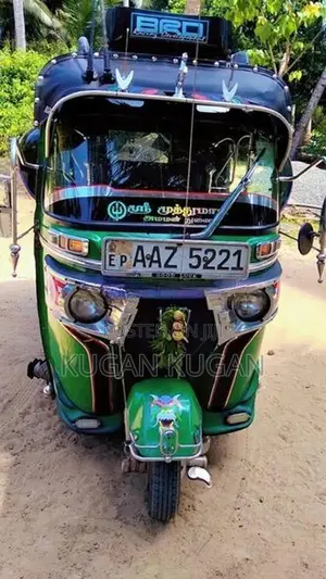 Bajaj RE 2015