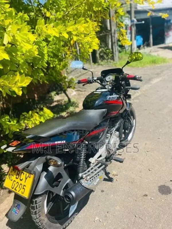Bajaj Pulsar 150 2015