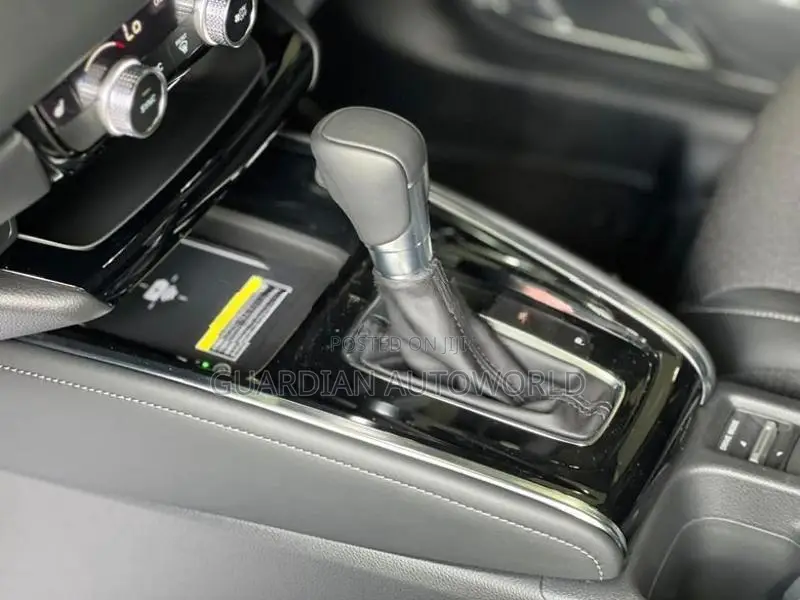 Honda Vezel z premium 2026