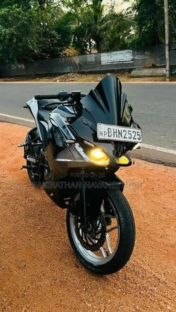Bajaj Pulsar RS200 2018