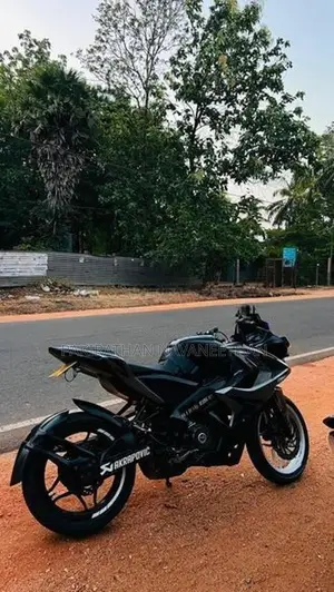 Bajaj Pulsar RS200 2018