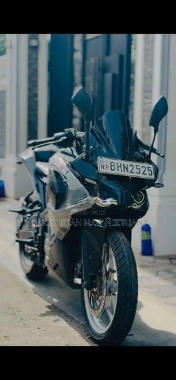 Bajaj Pulsar RS200 2018