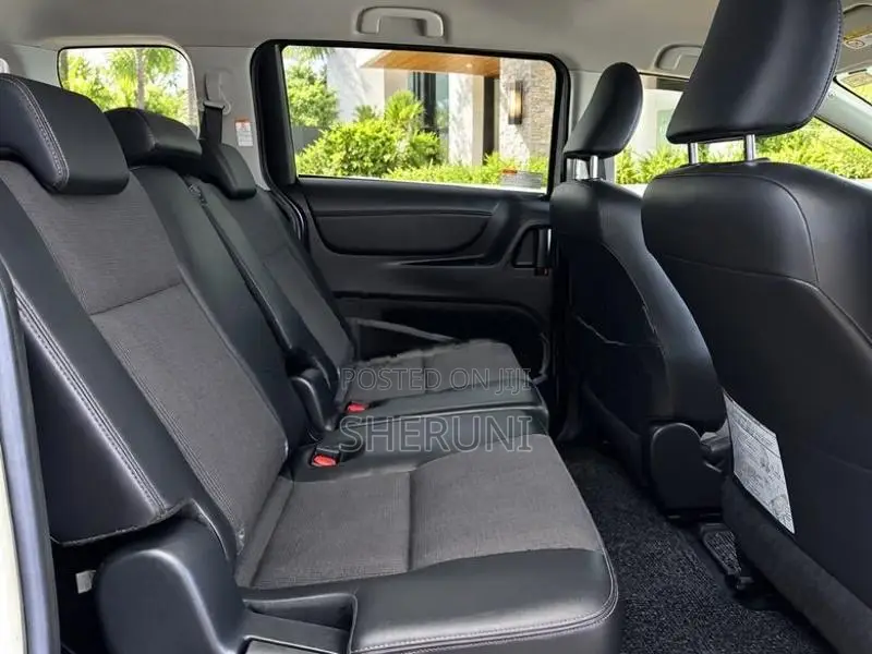 Toyota Sienta 2018