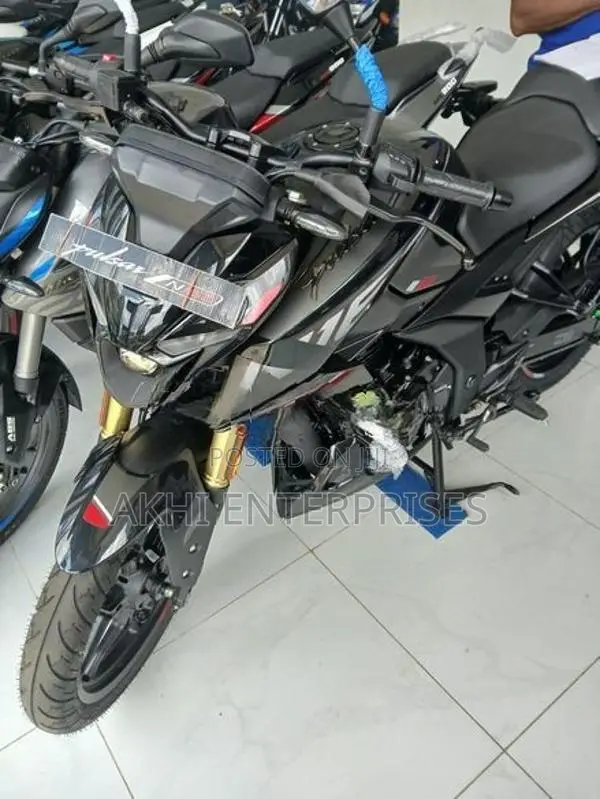 Bajaj Pulsar N160 Premium 2026
