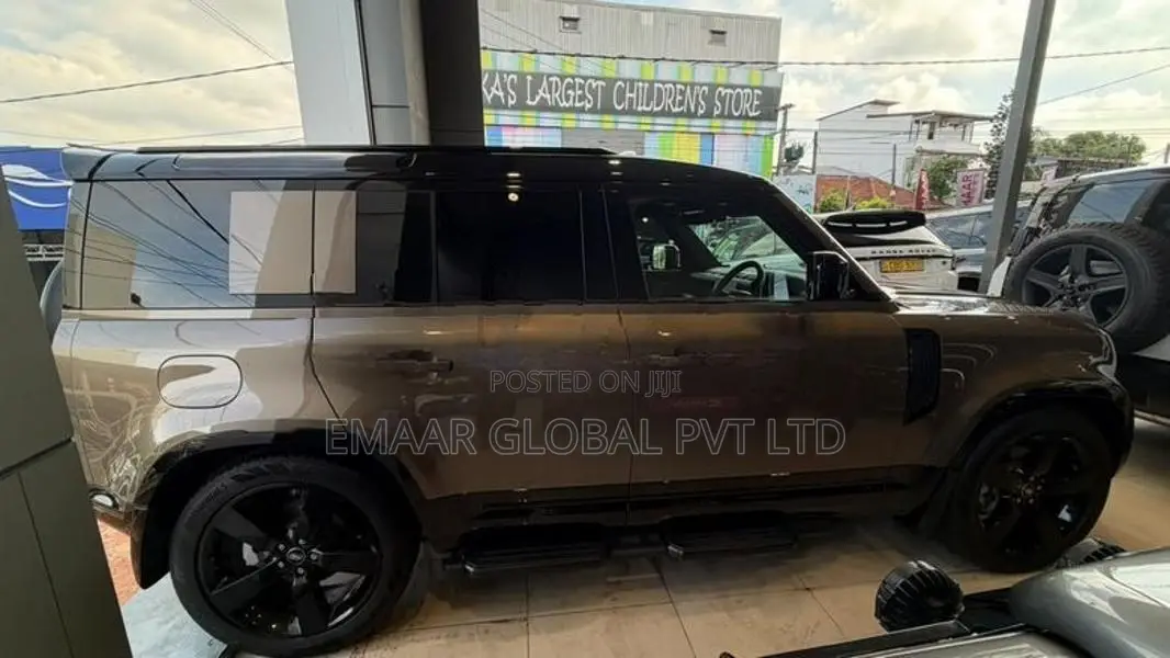 Land Rover Defender fully loaded 2025
