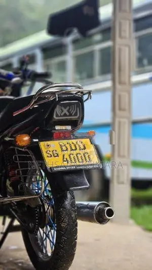 Bajaj CT100 2016