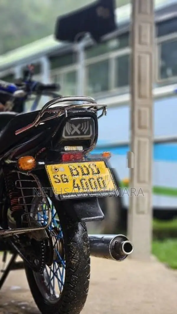 Bajaj CT100 2016