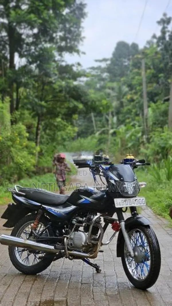 Bajaj CT100 2016