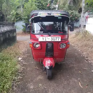 Bajaj RE 205 2011 Three Wheel (Used)
