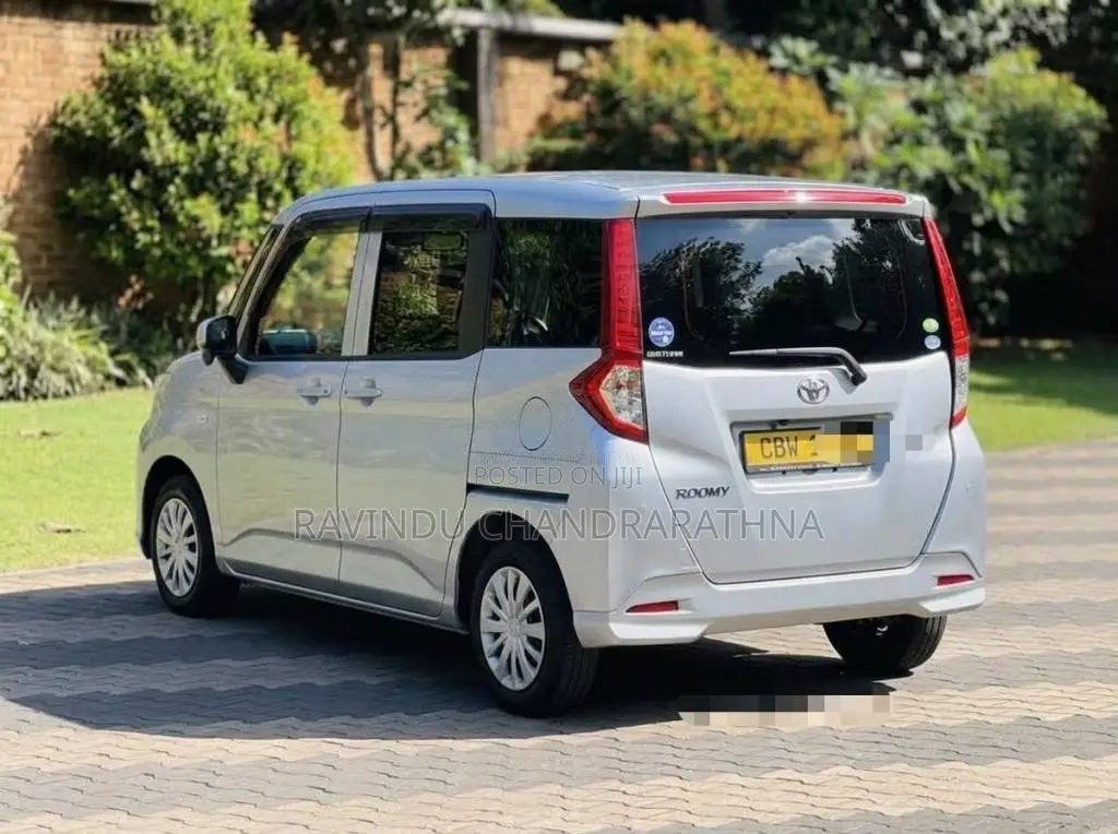Toyota Roomy 2023 Crew Cab (Used)
