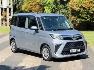 Toyota Roomy 2023 Crew Cab (Used)