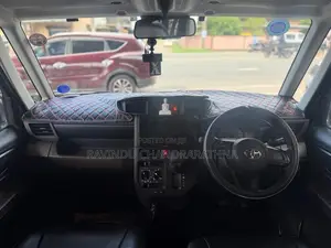 Toyota Roomy 2023 Crew Cab (Used)