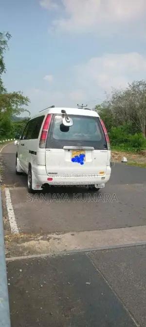 Toyota TOYOACE Noah KR41 1998 Van (Used)