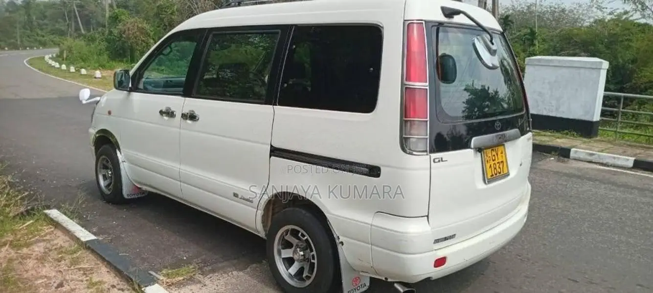 Toyota TOYOACE Noah KR41 1998 Van (Used)