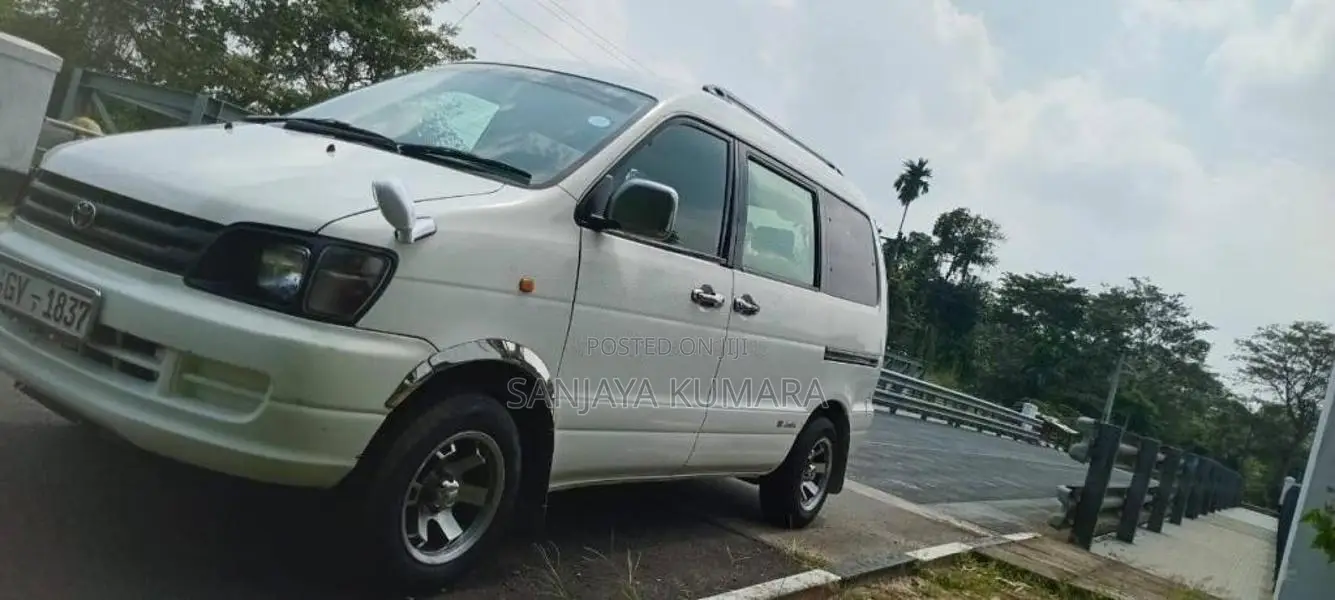 Toyota TOYOACE Noah KR41 1998 Van (Used)