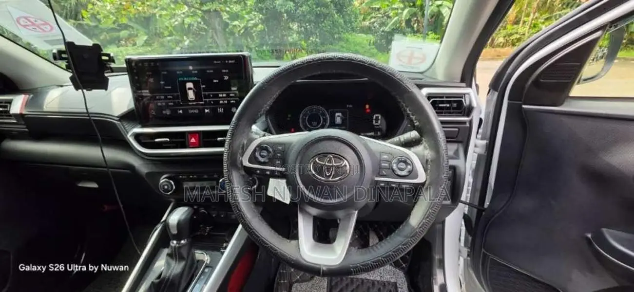 Toyota Raize 2025 SUV (Used)