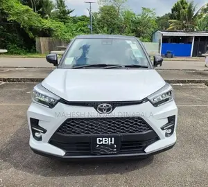Toyota Raize 2025 SUV (Used)