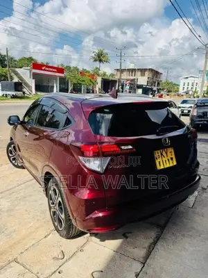 Honda Vezel 2014 SUV (Used)