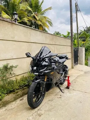 Yamaha R15 2025 Motorbike (Used)