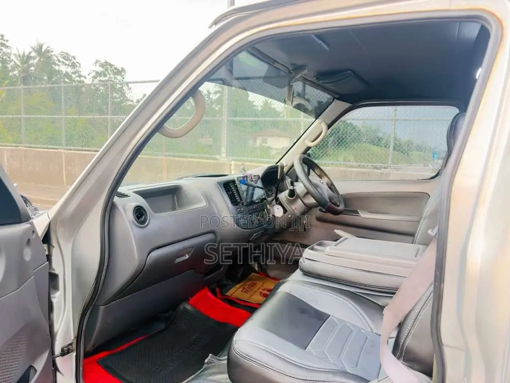 Nissan Caravan E25 2006 Van (Used)