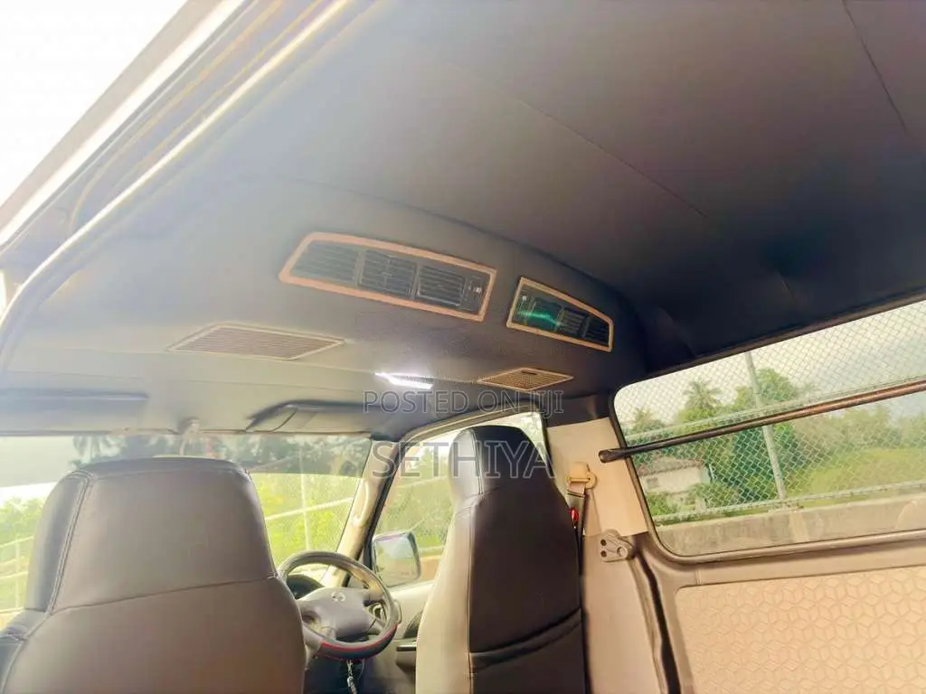 Nissan Caravan E25 2006 Van (Used)