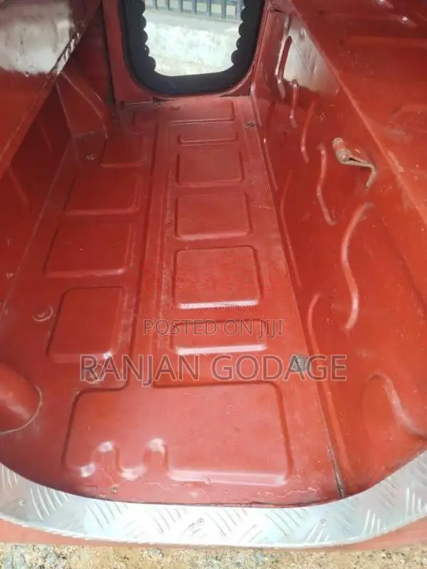 Bajaj RE 205 2012 Three Wheel (Used)