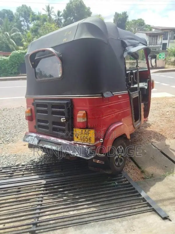 Bajaj RE 205 2012 Three Wheel (Used)