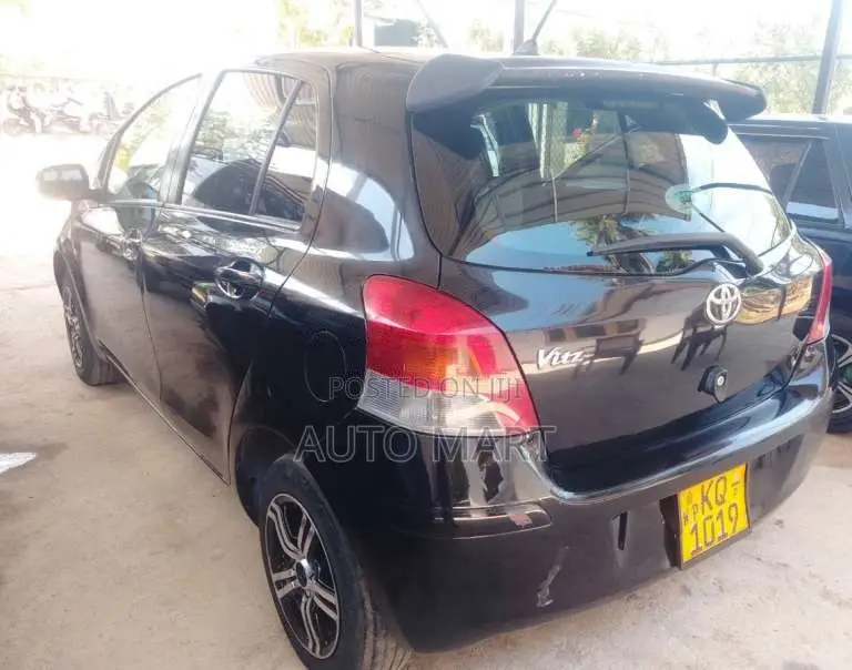Toyota Vitz Safety Edition 2011 Car (Used)