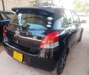 Toyota Vitz Safety Edition 2011 Car (Used)