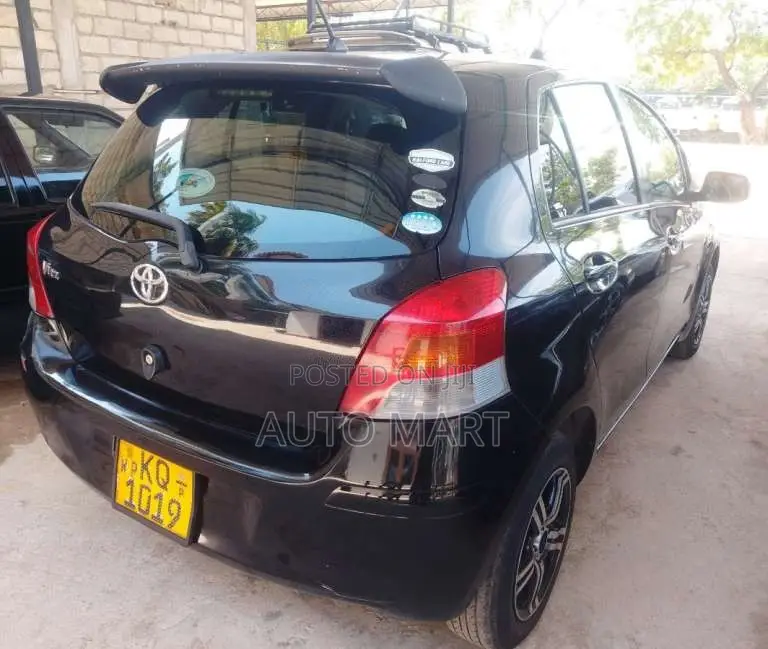 Toyota Vitz Safety Edition 2011 Car (Used)