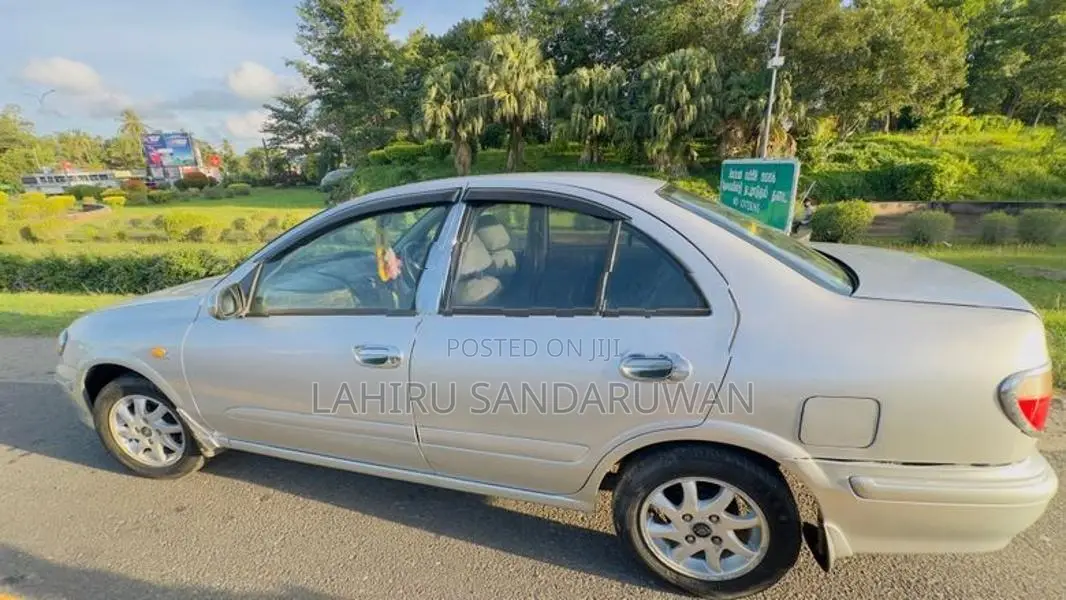 Nissan Sunny 2000