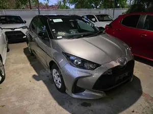 Toyota Yaris G BSM 2TONE 360 2025