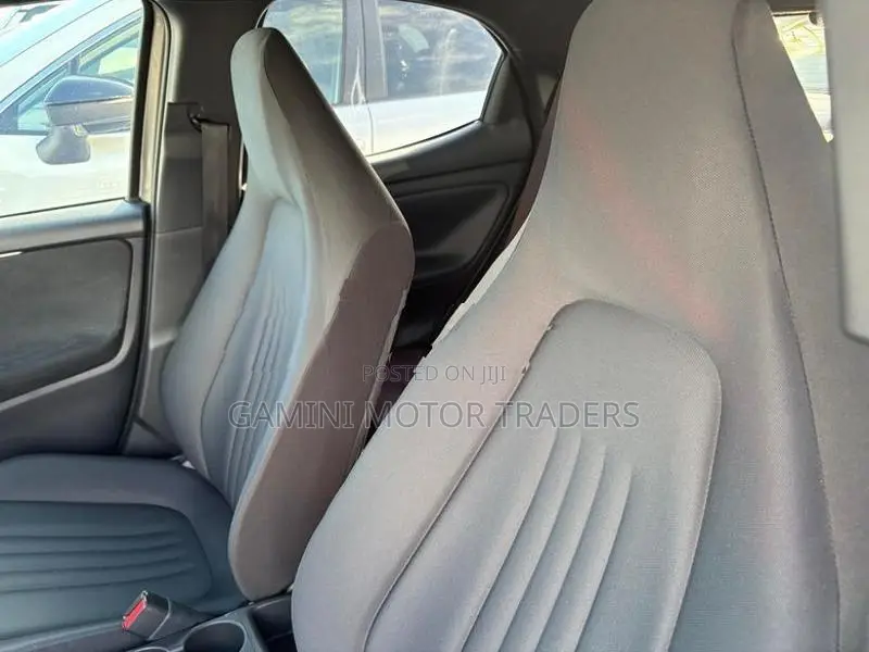 Toyota Yaris G BSM 2TONE 360 2025