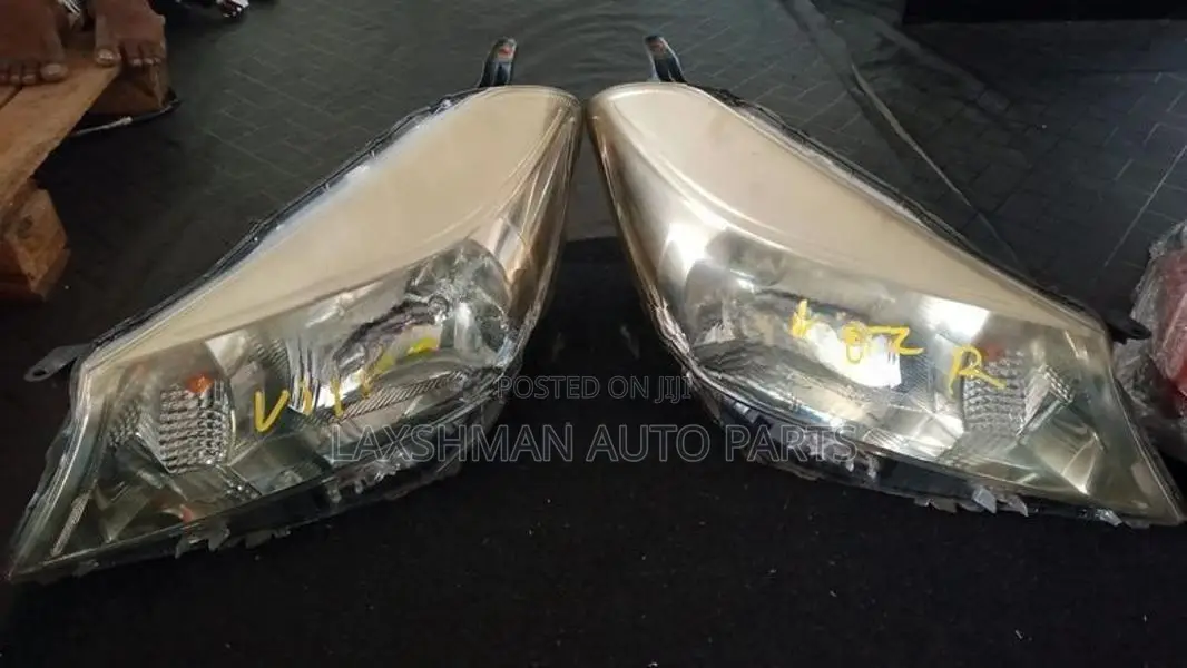 Toyota Vitz Head Light Set
