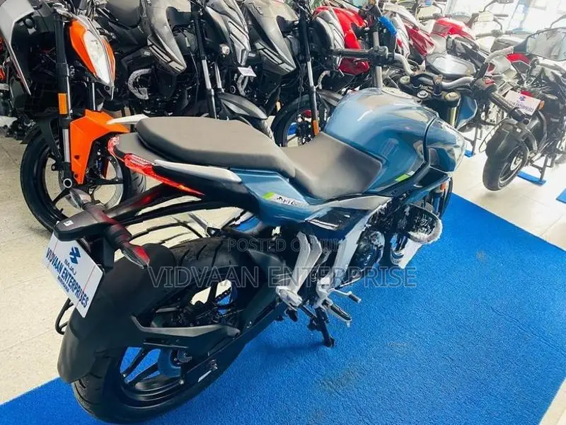 Bajaj Pulsar N160 Premium 2026