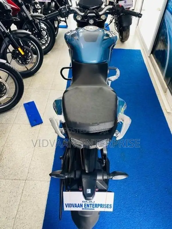 Bajaj Pulsar N160 Premium 2026