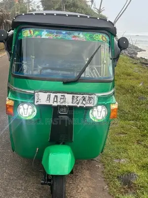 Bajaj RE 2013