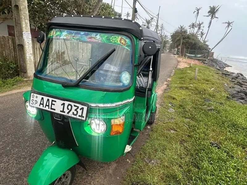 Bajaj RE 2013