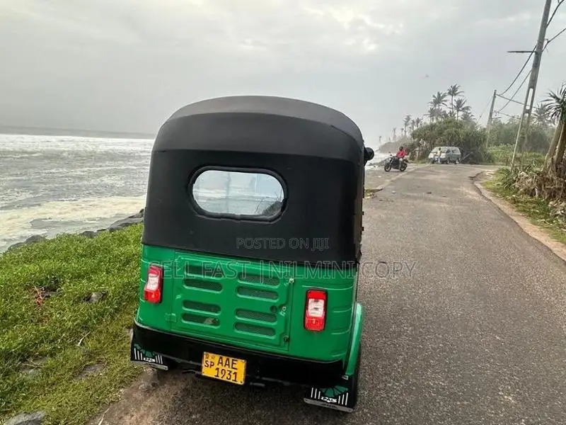 Bajaj RE 2013
