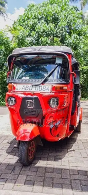 Bajaj RE 2015