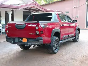 Toyota Hilux REVO ROCCO 2025